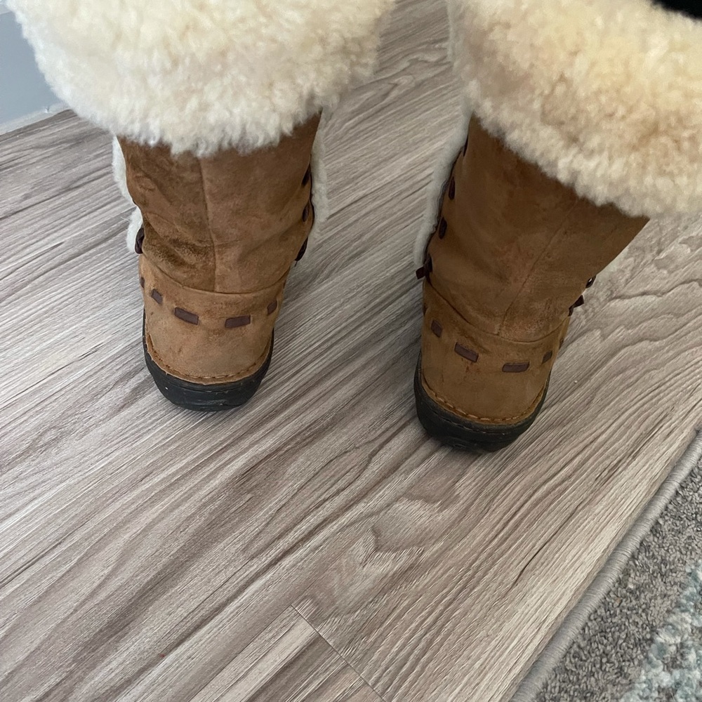 Women’s Ugg Boots Chestnut size 8 - Picture 3 of 10
